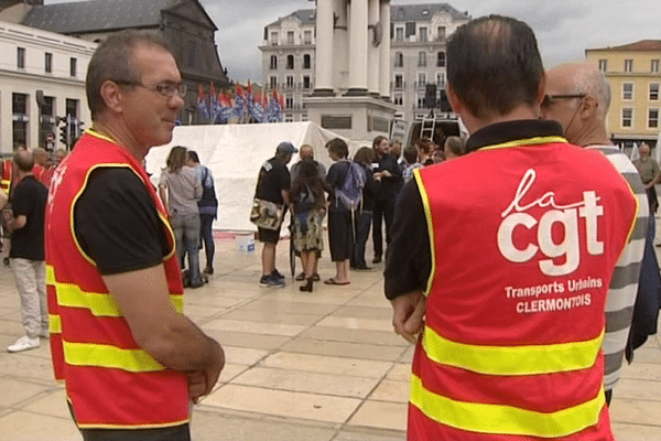 Rassemblement contre la loi Travail place de Jaude, à Clermont-Ferrand, le 28 juin 2016.