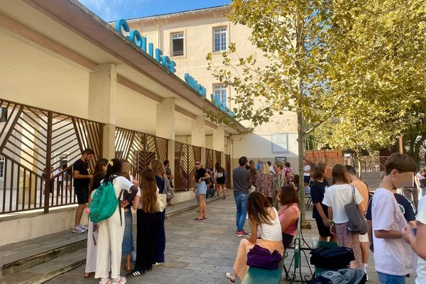 Près de 47.000 élèves font leur rentrée en Corse ce mardi, comme ici, au collège Simon Vinciguerra de Bastia.