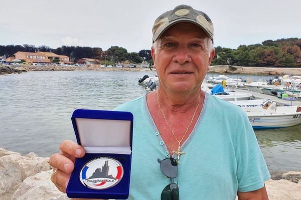 Gérard Masselis a mis à l'abri des dizaines de personnes, ce soir-là, avec sa petite embarcation