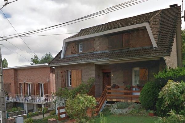 Le feu a pris dans la maison située au 131 rue de la montée à Bruay-la-Buissière