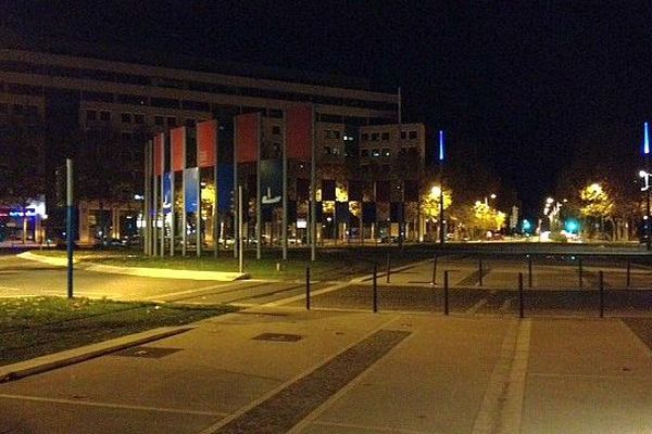 Montpellier - quartier Port Marianne de nuit - archives