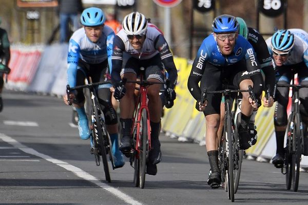 Giacomo Nizzolo a remporté au sprint la 2eme étape de Paris-Nice lundi 9 mars, mais les spectateurs n'étaient pas présents à l'arrivée à La Châtre, dans l'Indre. Le même scénario est prévu jeudi, au départ de la 5ème étape à Gannat, dans l'Allier. 