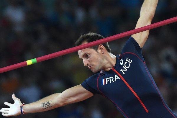 Le perchiste Renaud Lavillenie n'a eu besoin que d'un  seul saut pour assurer sa qualification en finale.