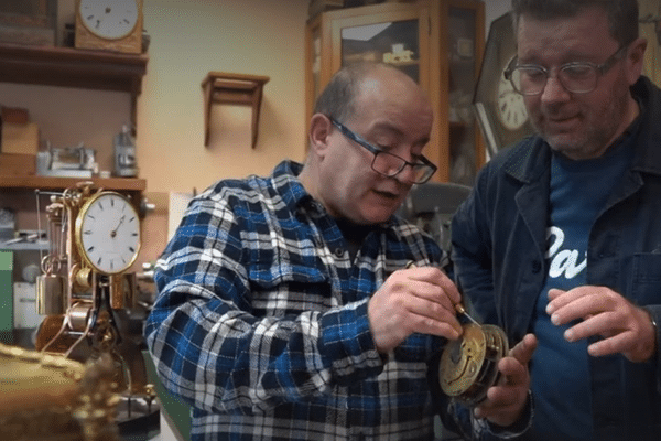 Farid Guezlane est horloger, expert en mécanique de haute précision