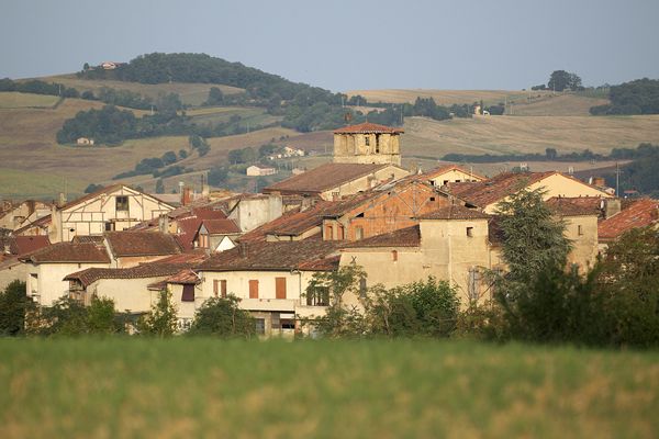 Illustration. C'est à Saint-Ybars en Ariège que ce propriétaire est contraint de détruire sa maison.