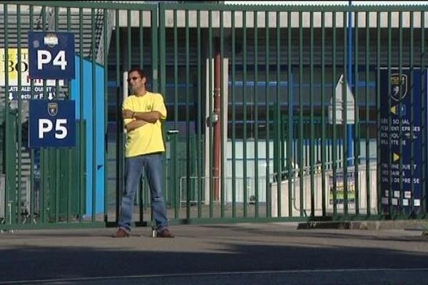 Devant le stade Bonal avant FCSM - Lyon