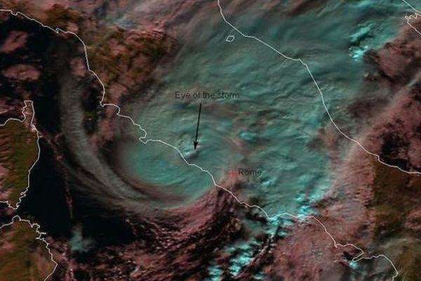 Un Medicane ou tempête méditerranéenne du type cyclone a été observé mardi au dessus de l'Italie