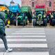 Les centre villes transformés en concessions de tracteurs comme ici à Rodez où 70 engins ont défilé avant de se poster devant la préfecture.