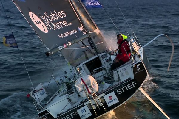 Xavier Macaire, vainqueur de la 1ère étape de la Solitaire du Figaro 2021.