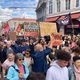 Une manifestation a également commencé à 15 heures à Besançon.