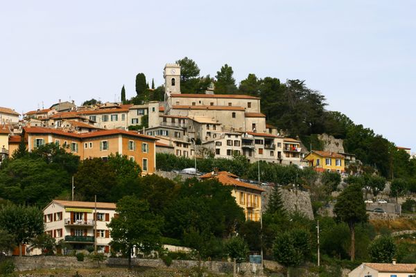 Alpes-Maritimes : le projet de mégabassines du maire de Levens déclenche les foudres des écologistes.