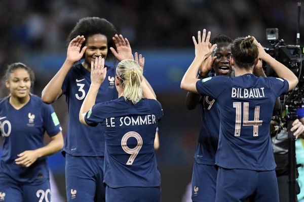 Les joueuses de l'équipe de France de football après leur match contre la Norvège, en 2019