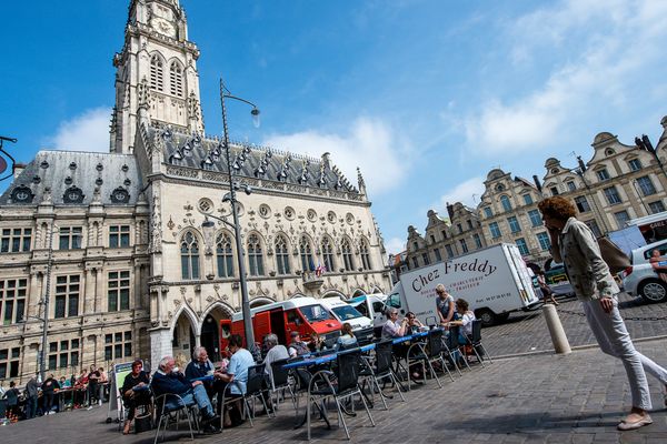 La place des Héros d'Arras en mai 2017.