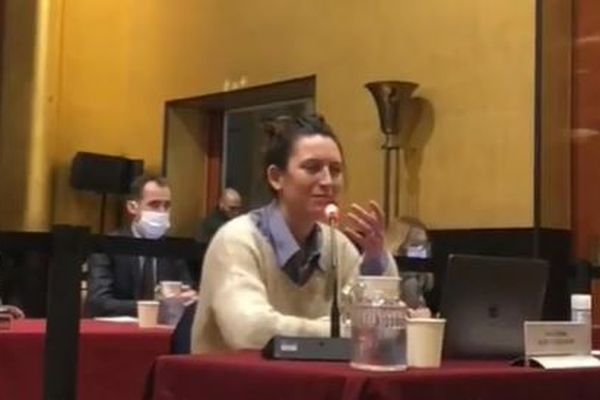 Pauline Rapilly-Ferniot lors de son intervention au conseil municipal de Boulogne le 11 février 2021.