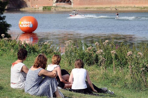 Toulouse Plages a été créée en 2003, sous la houlette du maire de l'époque, Philippe Douste-Blazy. 