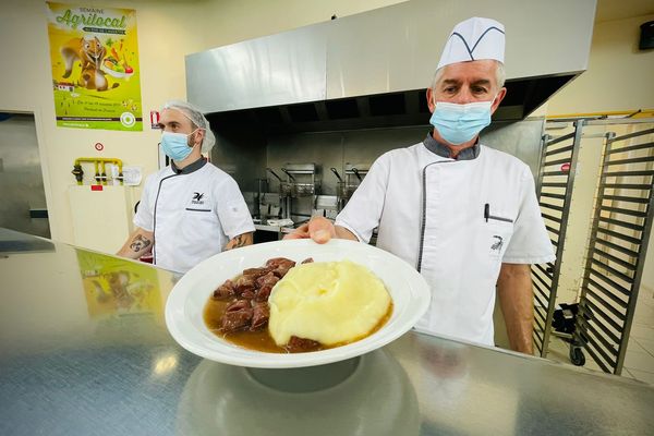 Les élèves de la cité scolaire de Digoin (Saône-et-Loire) ont pu profiter d'un menu fait à partir de produits locaux lundi 11 octobre.