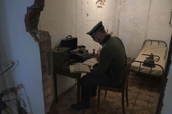 Lundi 8 mai 2023, les premiers visiteurs ont pu assister à des reconstitutions de scènes vieilles de près de 80 ans.