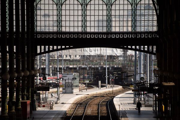 Le trafic est perturbé gare du Nord, à Paris, en raison d'un rail endommagé ce lundi matin.