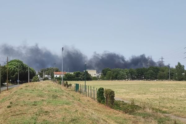 Un incendie s'es déclaré au nord de Toulouse au niveau de la rue des mésanges.