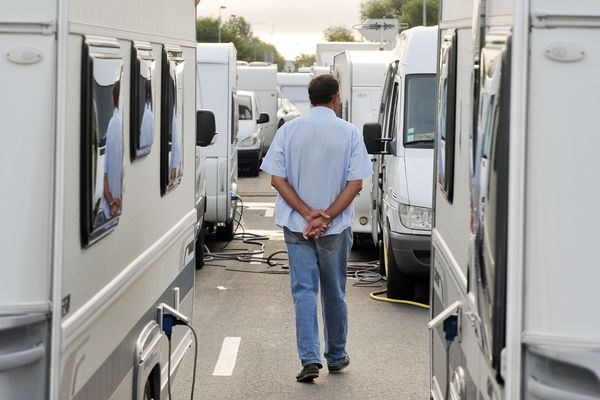 Les gens du voyage, comme tous les autres citoyens, doivent rester confinés sur les aires. 