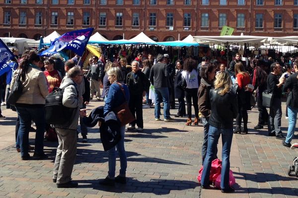 Lors de la manifestation du collectif "La cantine pour tous"