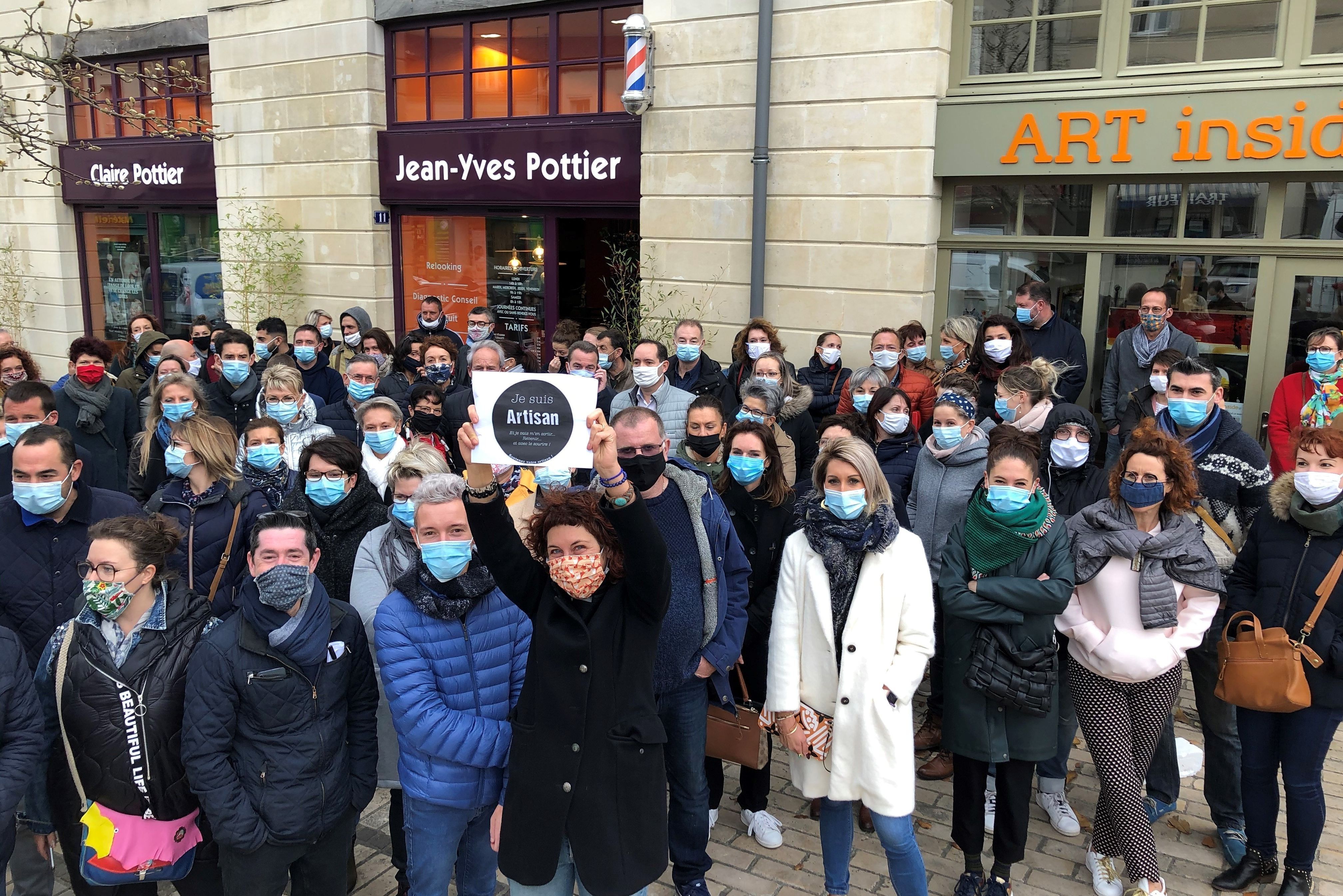 Mayenne: à Château-Gontier Les Commerçants Du Centre-ville Manifestent ...