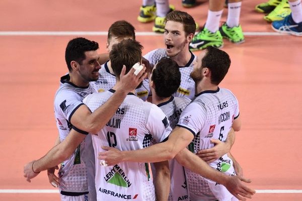 Les joueurs du TVB durant la finale de CEV Cup face à Trentino, le 15 avril 2017.