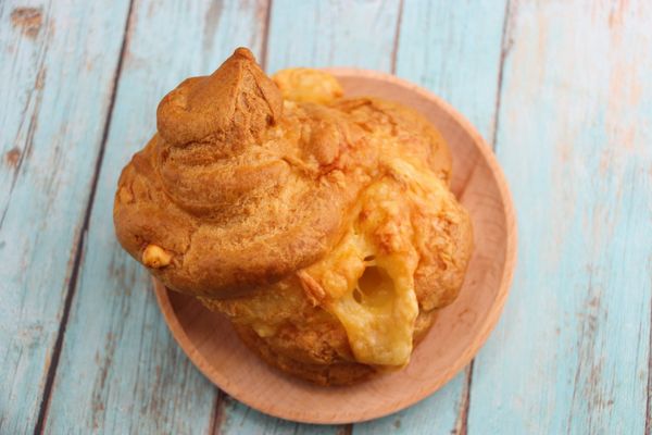 La gougère, chou au comté, spécialité bourguignonne