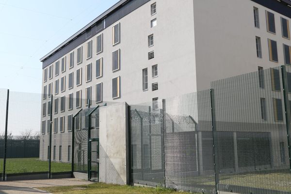 Nouveau bâtiment de la prison de Luynes