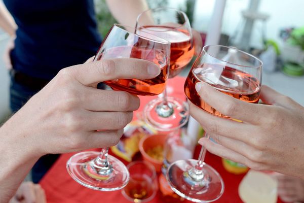 Sur l'Île de Ré, les ventes de vin rosé ne cessent d'augmenter.