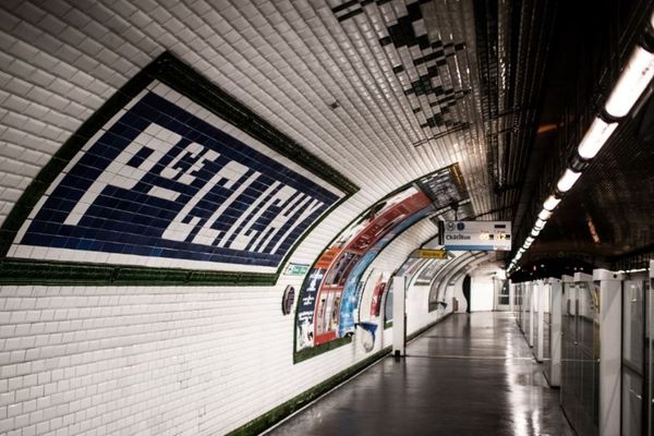 Les quais du métro vides, durant le confinement