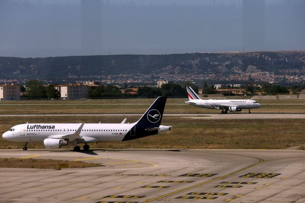 Deux avions sur le tarmac de Marignane, le 1er juin 2019.