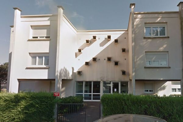 Un incendie s'est déclaré dans un petit immeuble d'habitation d'Aurillac, mardi 15 janvier à 19h, faisant 2 blessés légers.