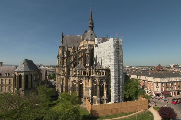 La cathédrale de Reims subit d'important travaux, notamment sur la toiture.