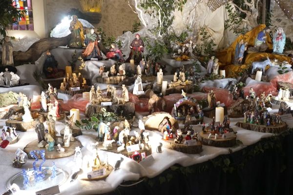 Christian Schoettl possède plus de 450 crèches de Noël chez lui.