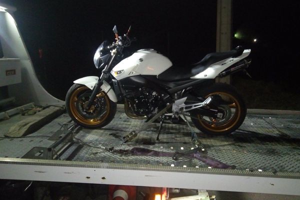 Le pilote de cette Suzuki a été flashé près du circuit des 24 Heures à 130 km/h au lieu des 30 autorisés