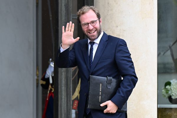 Le ministre sera accompagné par Marc Ferracci et Marie-Agnès Poussier-Winsback.