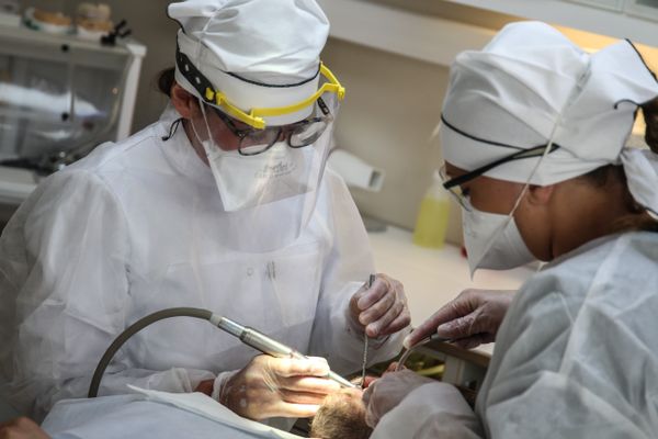 En Centre-Val de Loire, on ne compte que 45 chirurgiens-dentistes pour 100 000 habitants, contre 67 en France