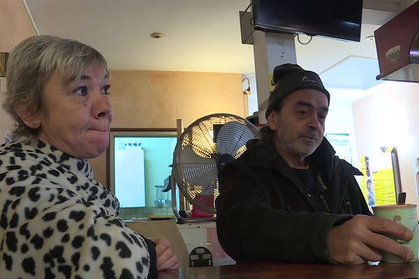 Jacques Varagnat et Sylvie Lange, buralistes à Montargis, ont perdu des dizaines de milliers d'euros lors des émeutes.