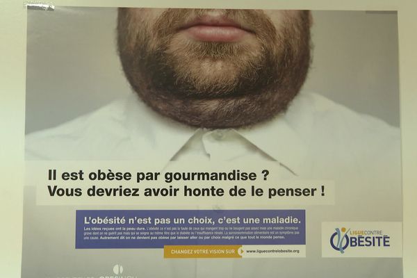 Affiche de la ligue contre l'obésité pour lutter contre la culpabilisation des malades et la "grossophobie" de la société - décembre 2020