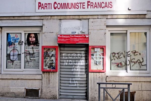 Les locaux du PCF vandalisés à Vienne dans la nuit du vendredi 8 au samedi 9 février 2019.