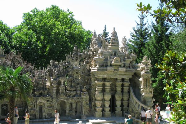 Drome Le Palais Du Facteur Cheval Bientot Au Patrimoine Mondial De L Unesco