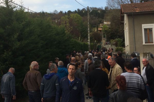 Des manifestants ont pénétré dans la maison squattée depuis plus d'un mois, à l'issue de la manifestation organisée ce dimanche 8 avril. 