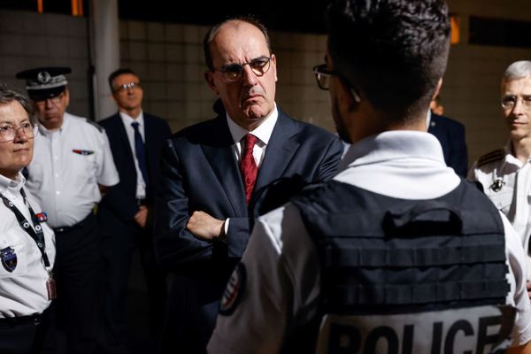 Jean Castex, le nouveau Premier ministre, face aux policiers de La Courneuve.