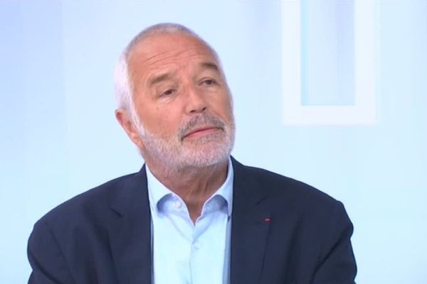 Le maire de Dijon sur le plateau de Dimanche en politique Bourgogne, le 16 septembre 2018.