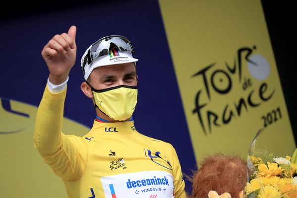 Le natif de Saint-Amand-Montrond (Cher) Julian Alaphilippe a remporté la première étape du Tour de France 2021 samedi 26 juin. 