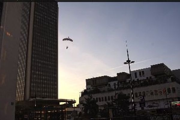 En juin déjà un saut sans encombre depuis la Tour de Bretagne