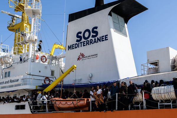 L'Aquarius est un navire qui effectue des missions de secours en mer pour venir en aide aux migrants. Il est équipé d'une clinique, peut accueillir jusqu'à 500 personnes. 