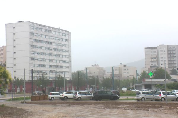 Le quartier de Planoise en proie à des émeutes depuis la mort de Nahel 17 ans, tué par un policier à Nanterre lors d'un contrôle.