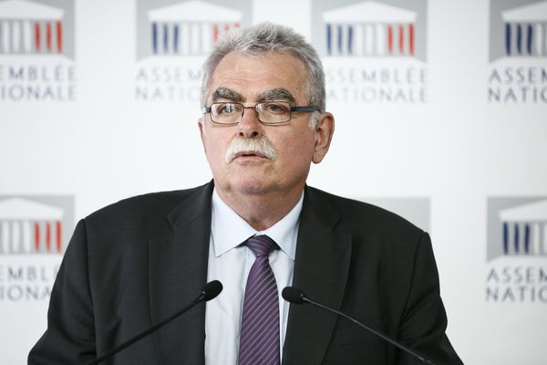 André Chassaigne, député communiste du Puy-de-Dôme et président du groupe Front de Gauche à l'Assemblée Nationale, a estimé samedi que François Hollande "s'entête dans une logique militaire" concernant le dossier de la Syrie et que cet entêtement "isole le chef de l'Etat, engagé dans une entreprise aventureuse et illusoire conduite par les Etats-Unis." - Photo: juillet 2013